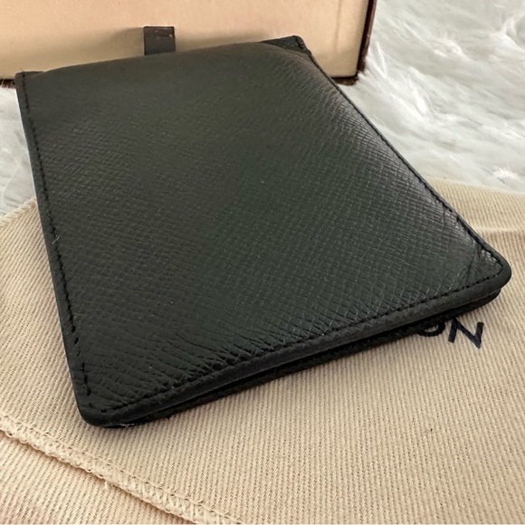 Authentic Louis Vuitton Taiga Leather Black Mens Wallet - Picture 10 of 15